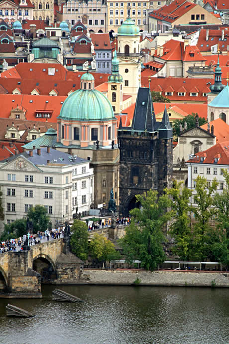 Karlsbruecke und prager altstadt foto